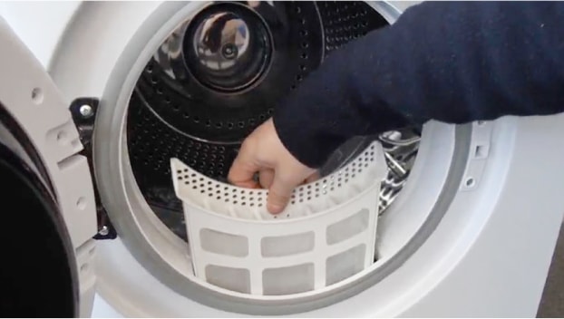 乾燥フィルターの清掃をする​