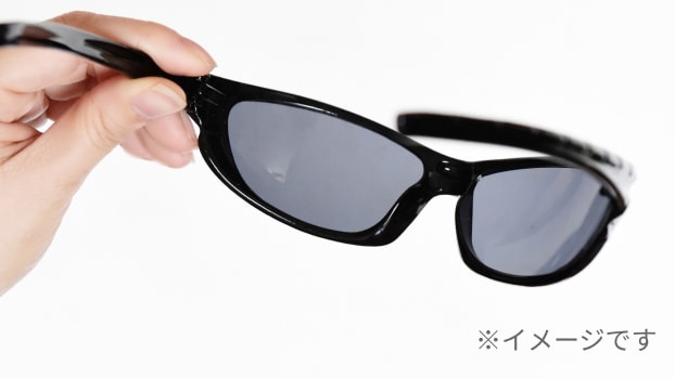 サングラスを装着