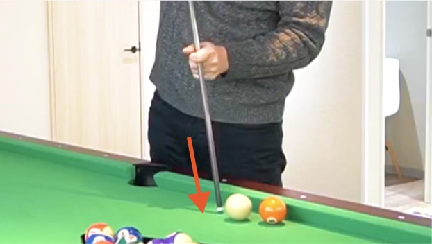 キューをラシャに押し付けない